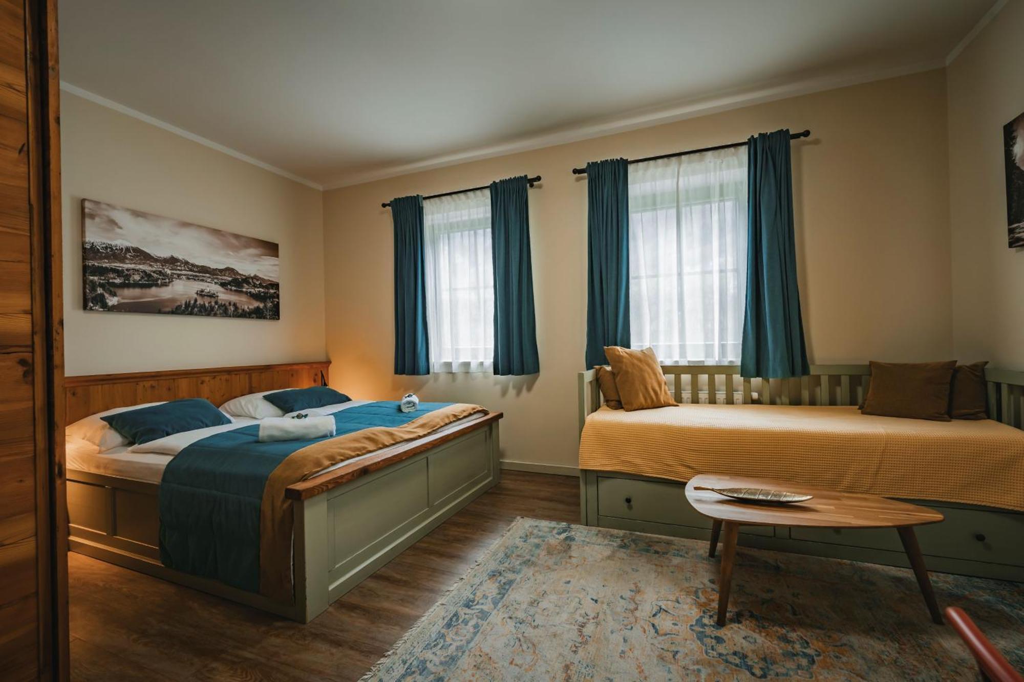 Guest House Ejga 耶塞尼采 外观 照片