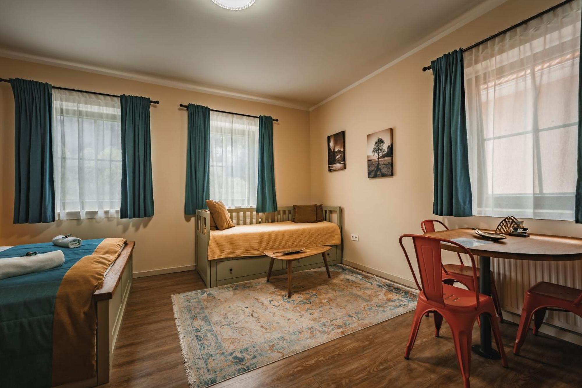 Guest House Ejga 耶塞尼采 外观 照片