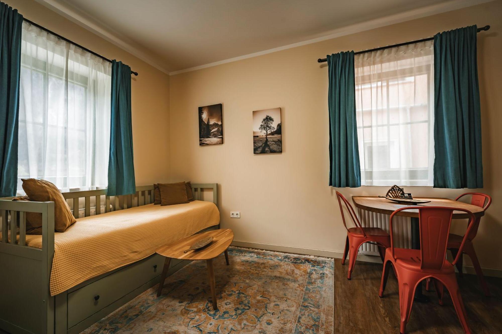 Guest House Ejga 耶塞尼采 外观 照片