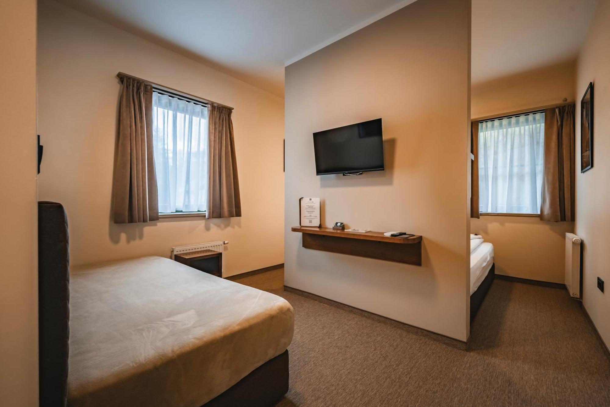 Guest House Ejga 耶塞尼采 外观 照片
